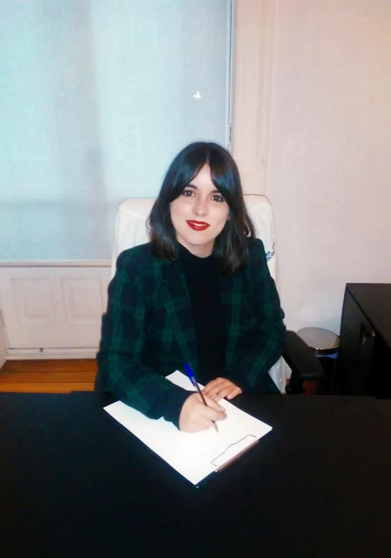 Ana Paz  -psicóloga image